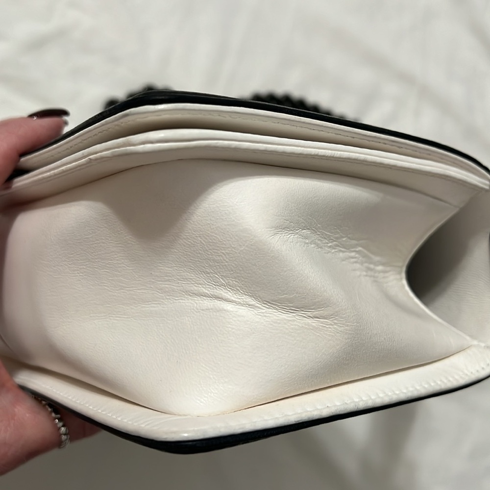 Medium Boy Chanel Bag Bi-Color Smooth Bag - Picture 7 of 16